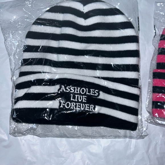 Graphics Bernie’s , (WINNERS CHOICE) one 8$ two 14$ three 18$ four 20$ - Picture 5 of 11